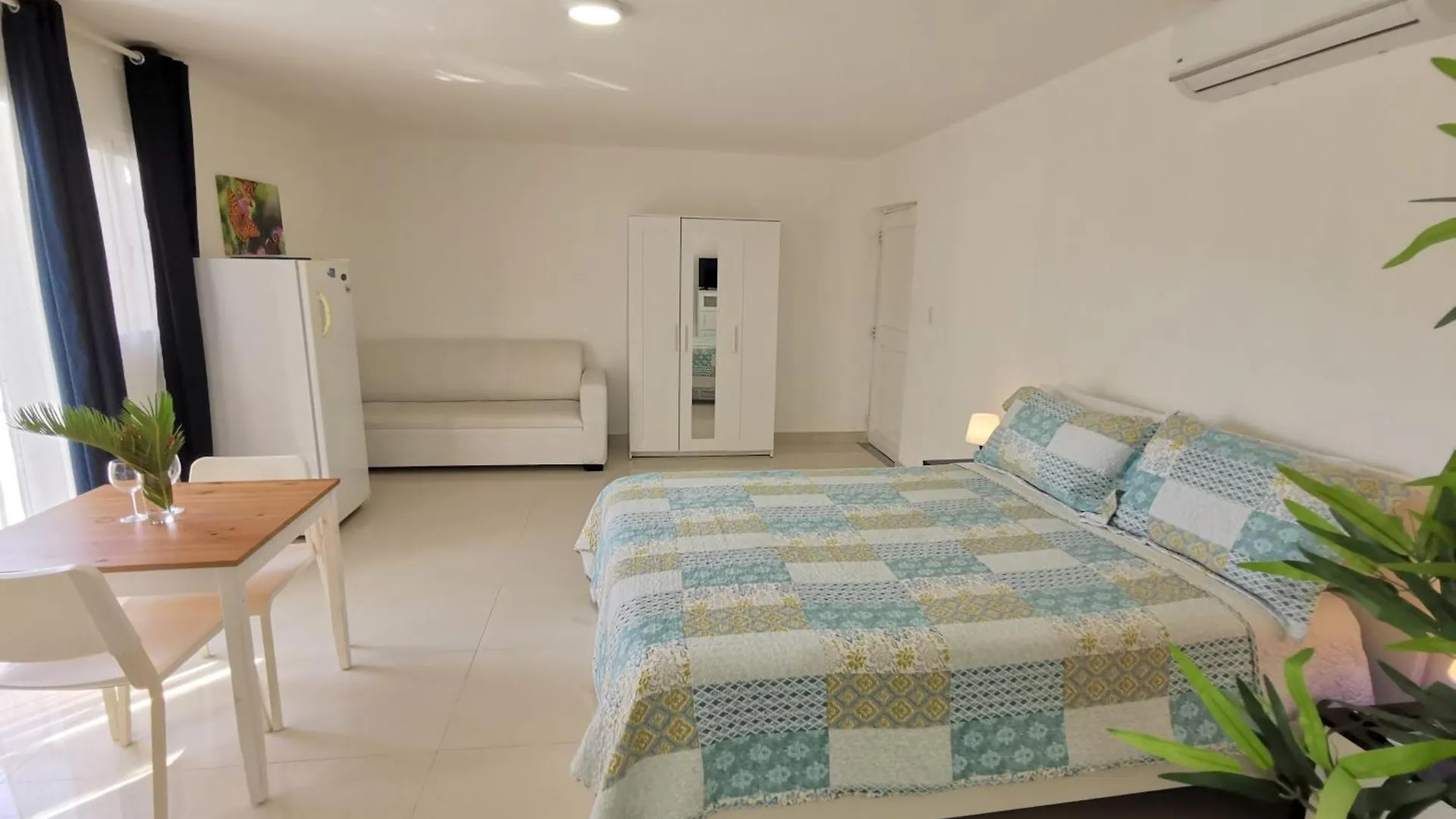 酒店 Sol Caribe Suites - Playa Los Corales - Beach Club, Wifi, Swimming Pool 蓬塔卡纳