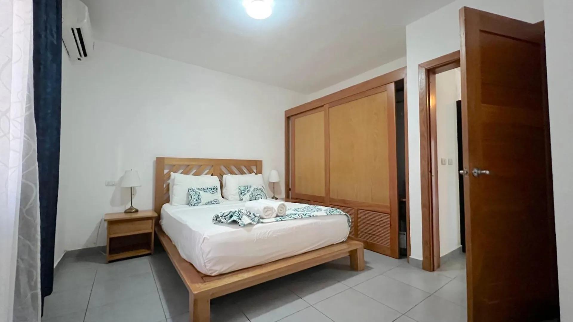 Sol Caribe Suites - Playa Los Corales - Beach Club, Wifi, Swimming Pool 蓬塔卡纳