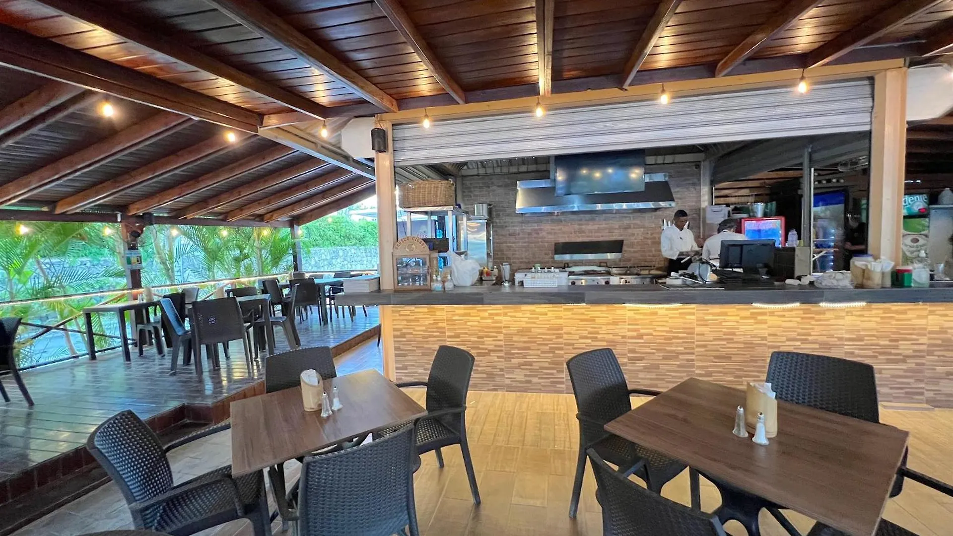 酒店 Sol Caribe Suites - Playa Los Corales - Beach Club, Wifi, Swimming Pool 蓬塔卡纳